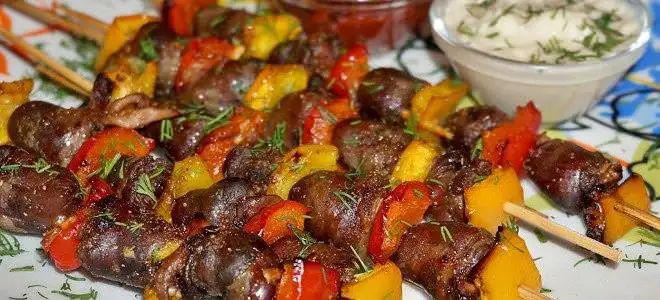 Шашлики з курячих сердечок