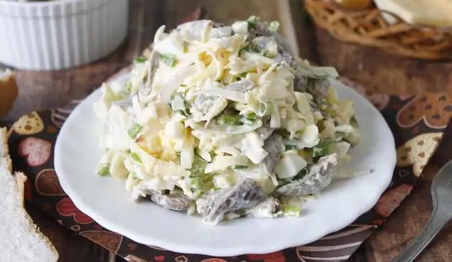Салат з курячих сердечок