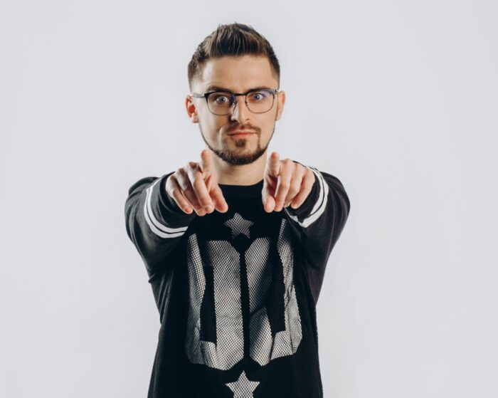 Співак Юлік