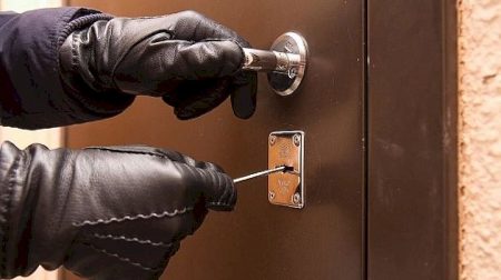 Як краще ховати гроші в будинку