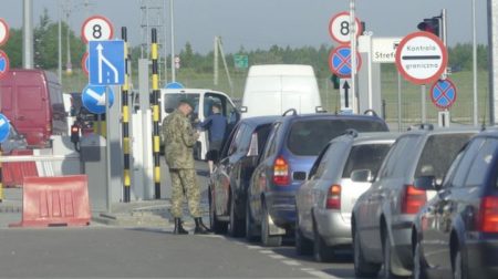 за кордон