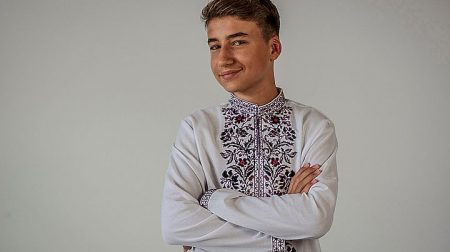 Денис Іваник